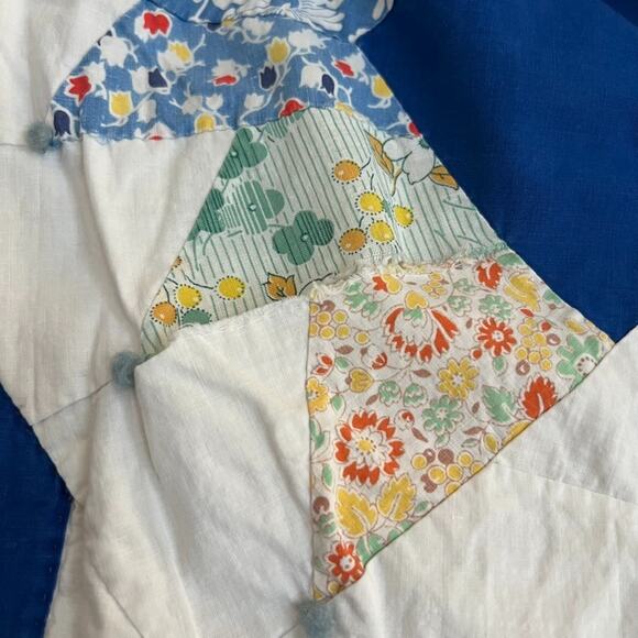 Handmade Fan Quilt Patchwork Floral Pattern Reversible 71.5"x 67" - Picture 10 of 16